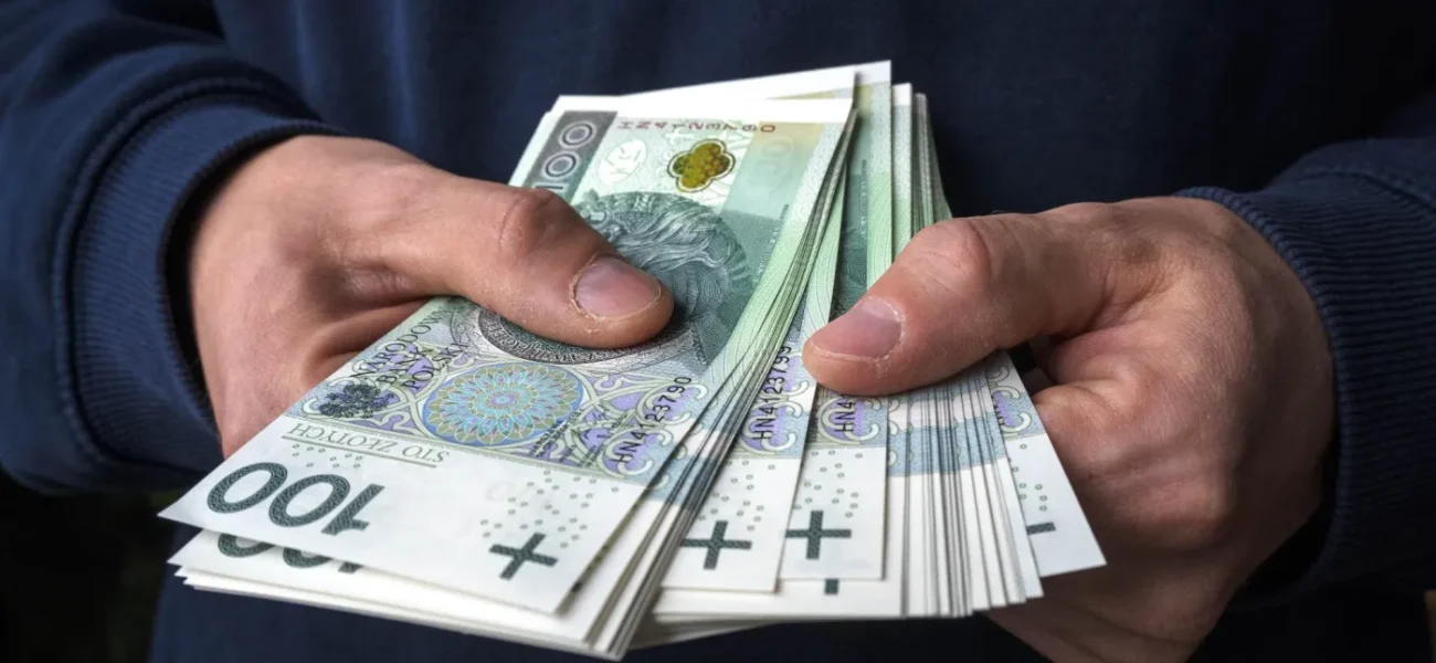 12 000 pln monthly salary and 8 to 4 working hours a polish employer hires mechanics regardless of degree 20467