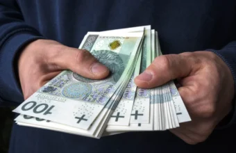12 000 pln monthly salary and 8 to 4 working hours a polish employer hires mechanics regardless of degree 20467