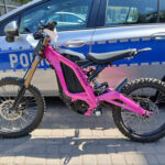 15 year old riding electric motorcycle capable of nearly 100 km h stopped by police in warsaw 20219