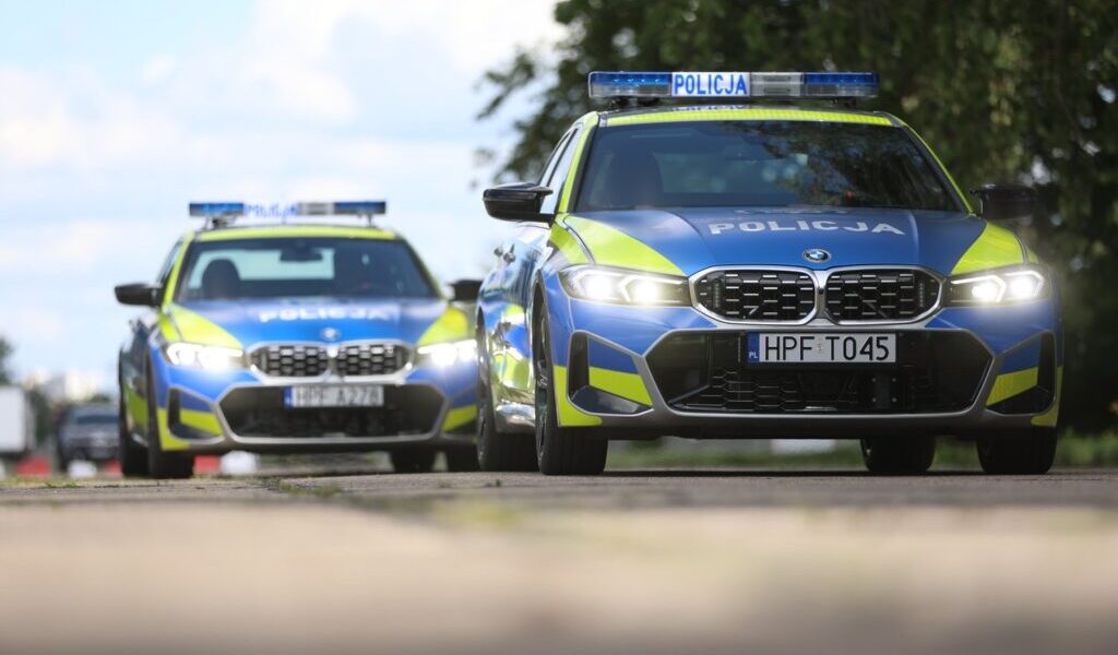 392 hp and xdrive the polish traffic police deploy new bmw patrol cars 20511