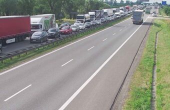 A4 Gridlock: Four-Car Crash Paralyzes Traffic in Krak贸w a4 gridlock four car crash paralyzes traffic in krak w 21310