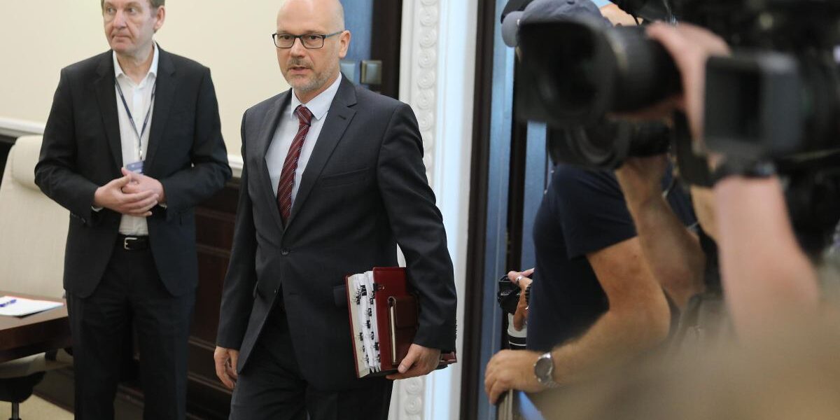 Berek Leaves Government: Unofficial Reports Point to Constitutional Tribunal Post berek leaves government unofficial reports point to constitutional tribunal post 20074