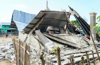 death toll rises in indonesia earthquake as authorities move toward state of emergency 21075