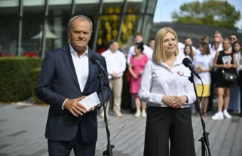 direct support from warsaw donald tusk arrives in krak w 22676