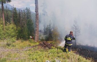 forest fire breaks out in slovak tatras near popradsk pleso 21004