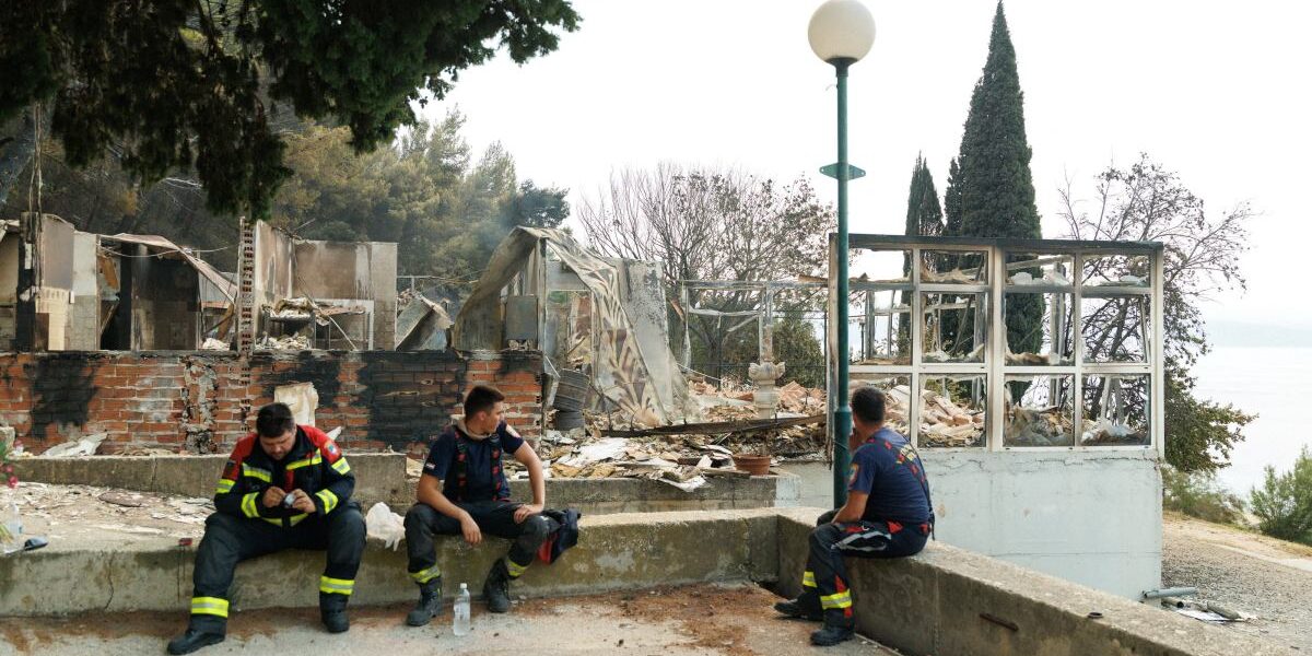 four poles injured in devastating croatian wildfires as msz issues travel warning 20881