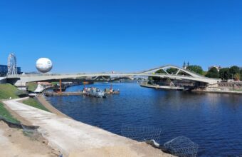 Kazimierz-Ludwin贸w Footbridge Opening Delayed Until Late September kazimierz ludwin w footbridge opening delayed until late september 21787