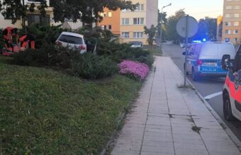 Morning Tragedy in Ciechan贸w: 43-Year-Old Driver Dies After Car Crashes Into Sidewalk Bollards morning tragedy in ciechan w 43 year old driver dies after car crashes into sidewalk bollards 20965
