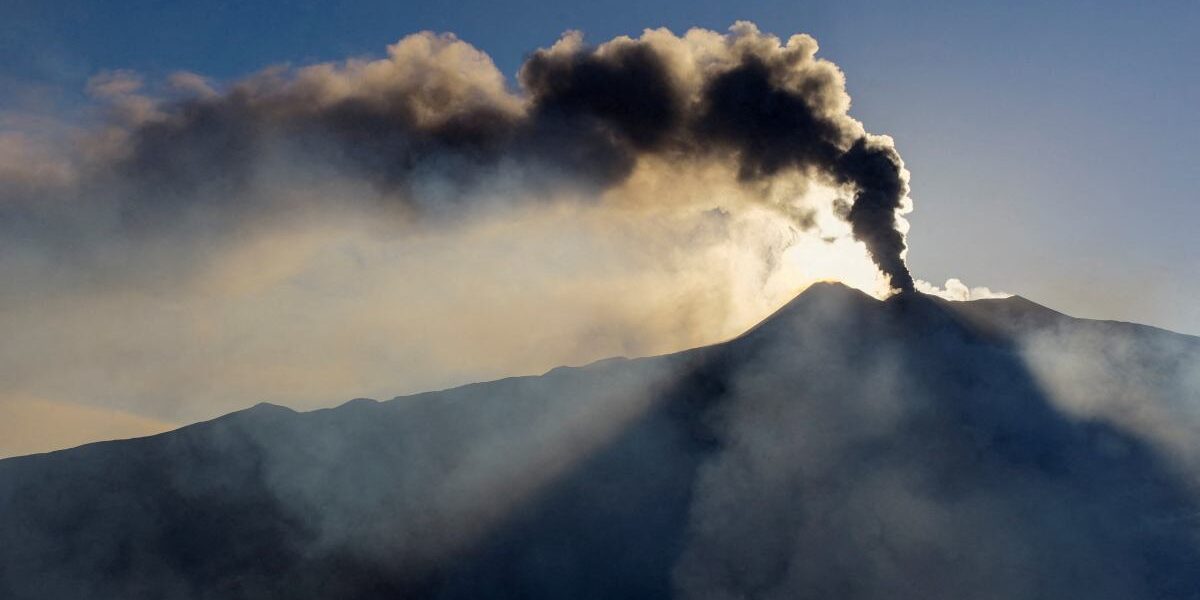 Mount Etna Paralyzes Sicily Airport in Worst Crisis in 20 Years mount etna paralyzes sicily airport in worst crisis in 20 years 20821
