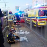 municipal guards revive unconscious 45 year old man at warsaw tram stop 20845