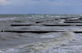 polish tourist drowns off palanga pier after strong currents sweep children away 21219