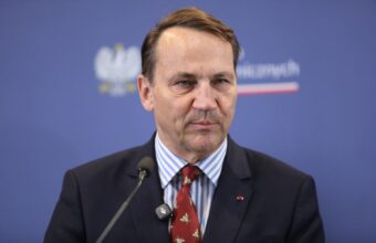 sikorski backs european legion with ukrainian veterans and warns of russian hybrid warfare 21030