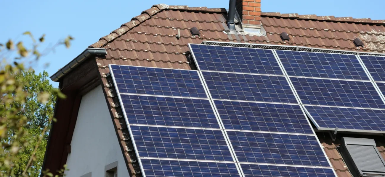 stripping away solar panels reveals hidden roof damage and corrosion risks 20525