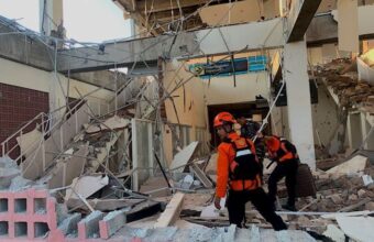 Strong Earthquake Strikes Indonesia: At Least 20 Dead strong earthquake strikes indonesia at least 20 dead 20923