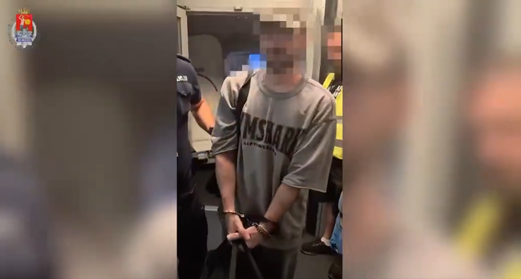 stuu extradited to poland and placed in warsaw detention center 20776
