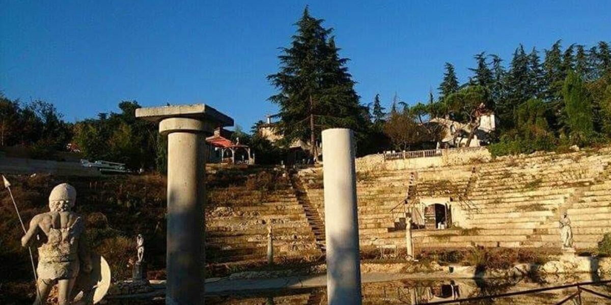 tourists paid 40 euros to visit a fake roman amphitheater in italy 20505