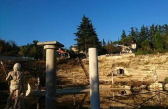 Tourists Paid 40 Euros to Visit a Fake Roman Amphitheater in Italy tourists paid 40 euros to visit a fake roman amphitheater in italy 20505