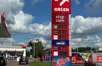 Tusk Announces Fuel Tax Cuts and Program Revival to Lower Prices for Drivers tusk announces fuel tax cuts and program revival to lower prices for drivers 20558