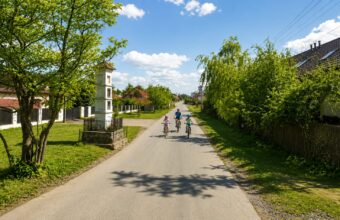 two speed krak w life challenges and transport innovations in skotniki 21201