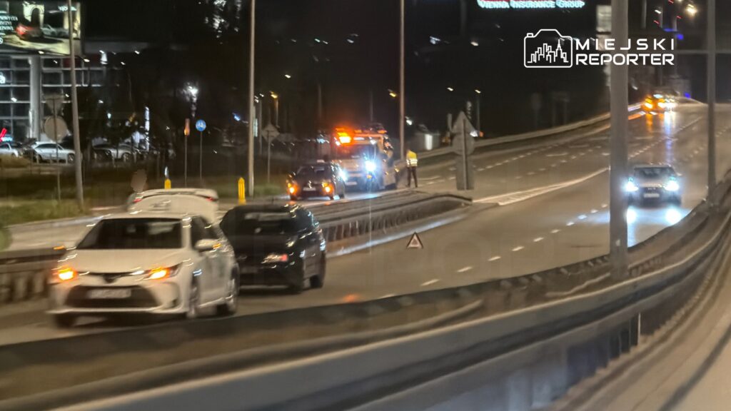 up to a dozen vehicles damaged in warsaw after paving stones scatter across major arteries 20288